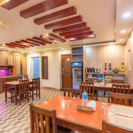 Oyo 821 Hotel Gauri